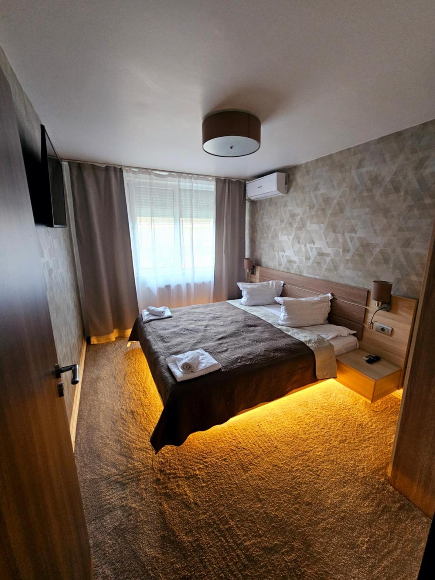Cazare Apartamente Iris Баиле Феликс Экстерьер фото