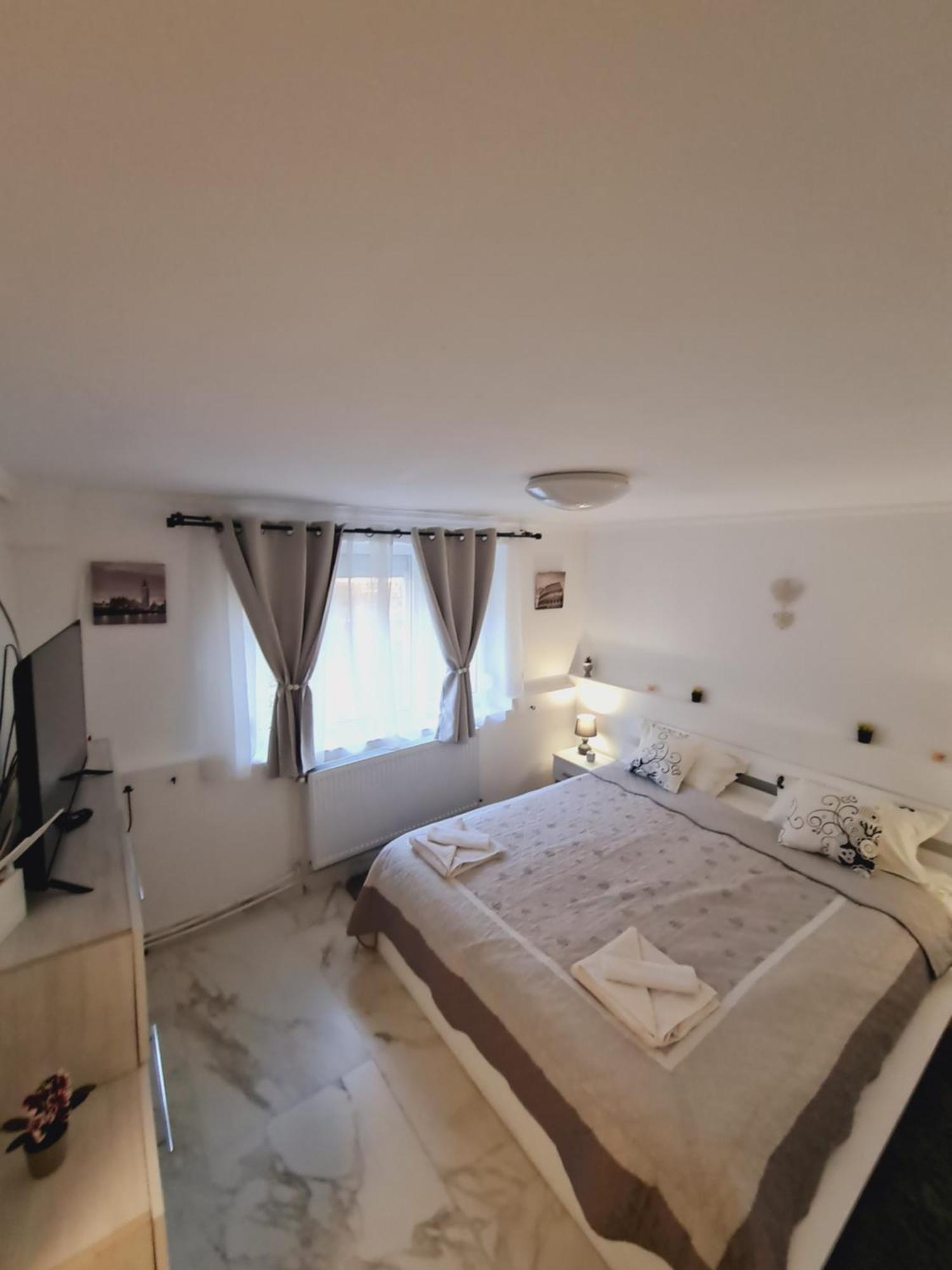 Cazare Apartamente Iris Баиле Феликс Экстерьер фото